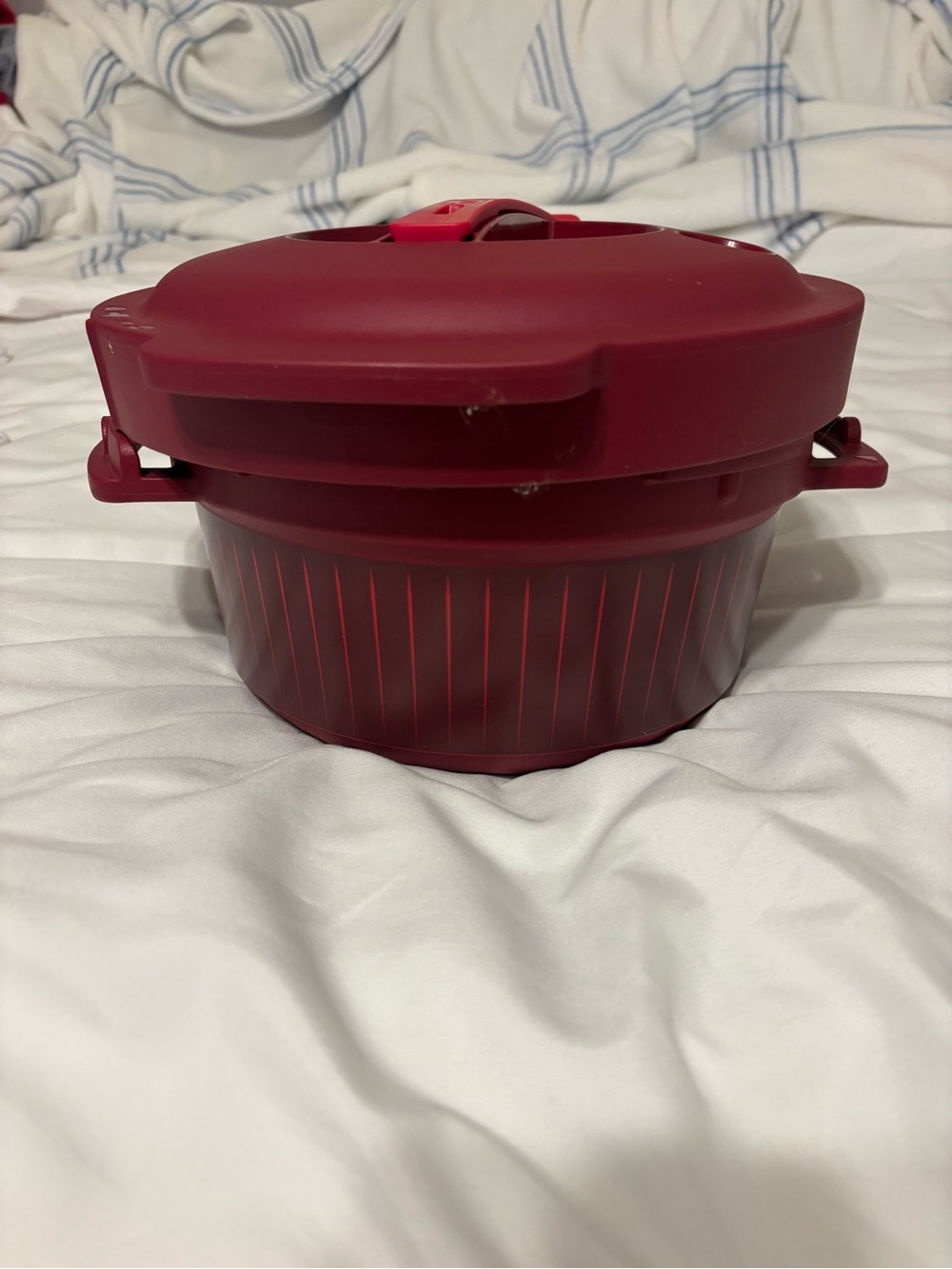 Tupperware Microwave Pressure Cooker Burgundy Complete w/ Manual 3 Qt MicroPro